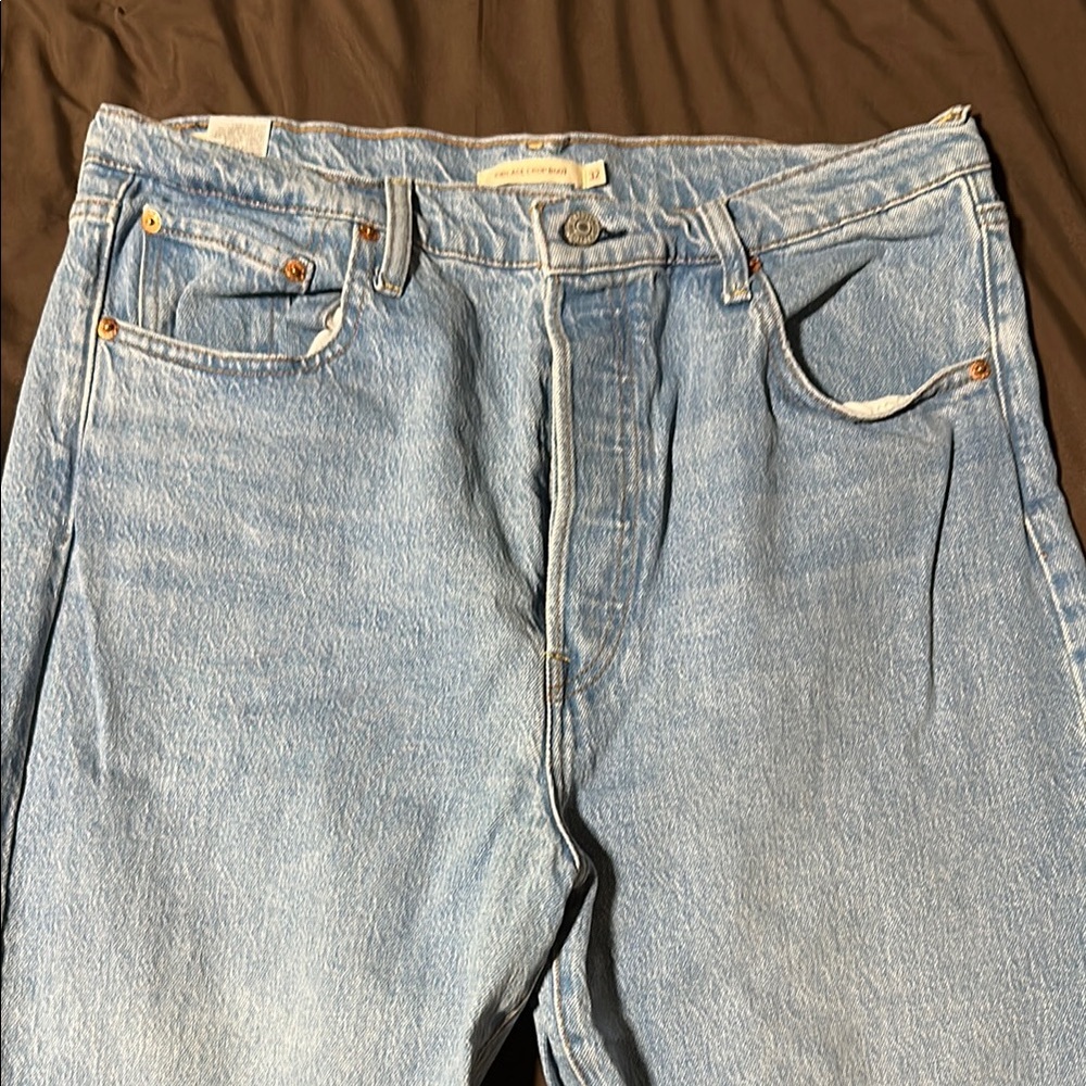 Levi's Ribcage Crop Boot - size 32 - Like New